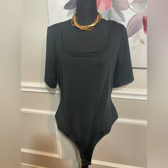 Black Fitted Bodysuit with Short Sleeves || Size 2XL (16) - Picture 8 of 13